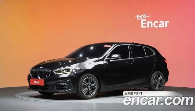 BMW 1 Series 2021 — ფოტო 1/20