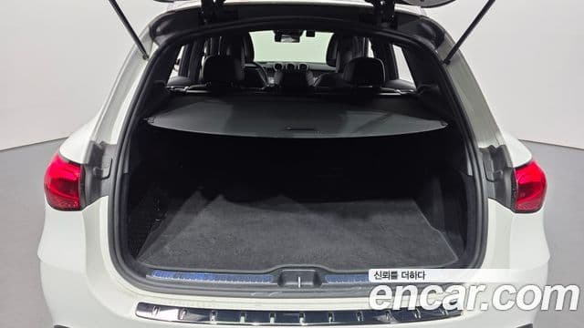 Mercedes-Benz GLC-Class 2023 — ფოტო 19/20
