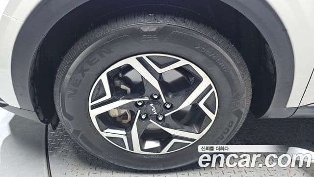 Kia Sportage 2022 — фото 5 из 20