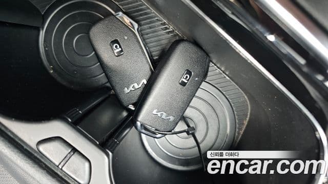 Kia Sportage 2022 — ფოტო 19/20