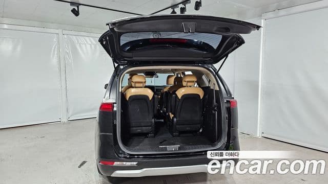 Kia Carnival 2023 — фото 20 из 20