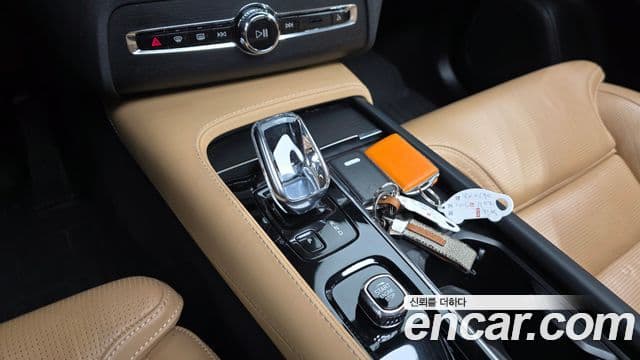 Volvo XC90 2022 — Şəkil 7/20