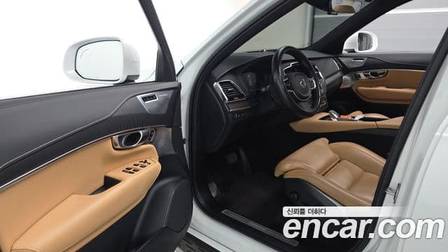 Volvo XC90 2022 — фото 8 из 20