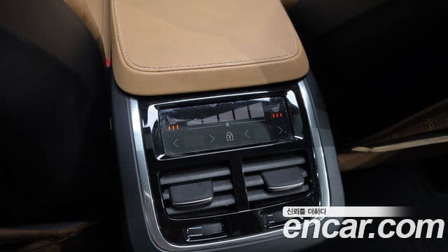 Volvo XC90 2022 — Şəkil 19/20