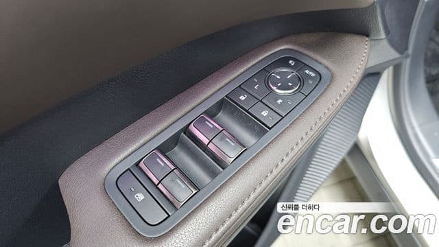 Lexus RX350h 2025 — Şəkil 28/33