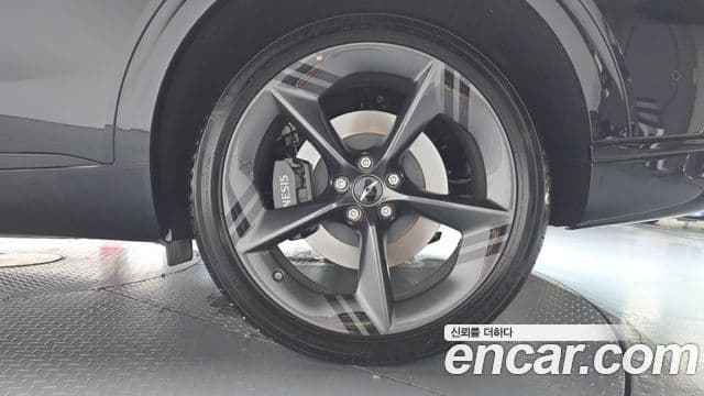 Genesis GV70 2024 — Photo 37/39