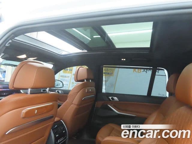 BMW X7 2025 — фото 18 из 20
