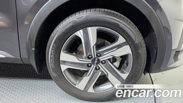 Kia Sorento 2023 — ფოტო 5/20