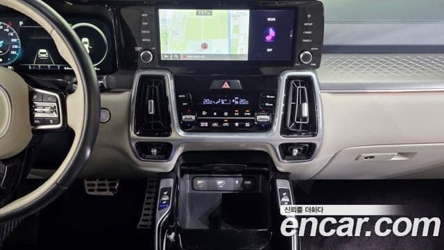 Kia Sorento 2023 — ფოტო 14/20