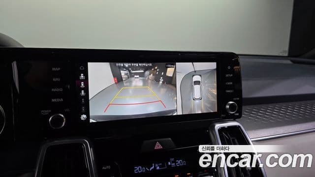 Kia Sorento 2023 — ფოტო 15/20