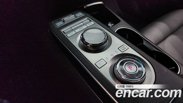 Genesis GV70 2023 — Фото 9/20