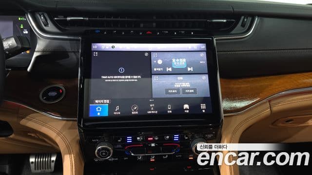Jeep Grand Cherokee 2023 — Фото 12/20