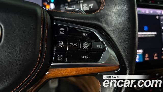 Jeep Grand Cherokee 2023 — ფოტო 15/20