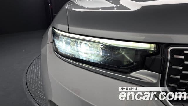 Jeep Grand Cherokee 2023 — ფოტო 29/33