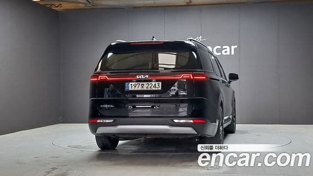 Kia Carnival 2022 — фото 4 из 20