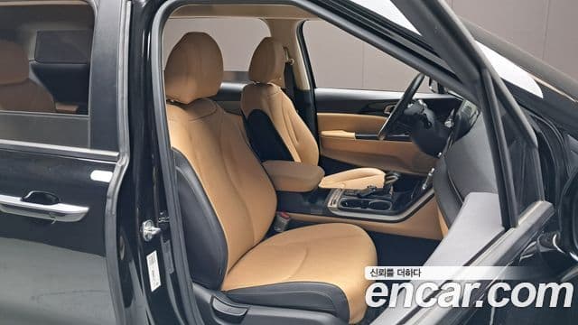 Kia Carnival 2022 — фото 12 из 20