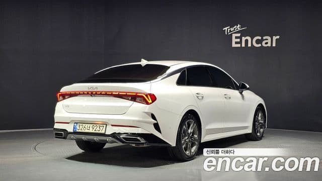 Kia K5 2023 — Şəkil 1/20