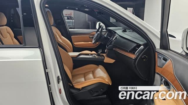 Volvo XC90 2019 — Photo 30/30