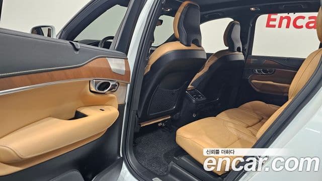 Volvo XC90 2019 — Photo 29/30