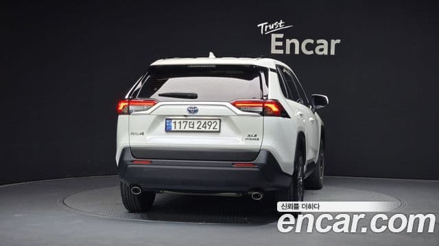 Toyota RAV4 2022 — Şəkil 4/20