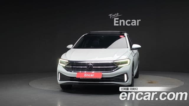 Volkswagen Jetta 2023 — Şəkil 2/20
