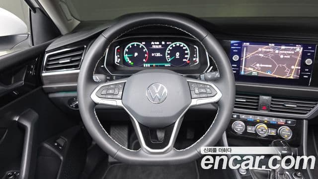 Volkswagen Jetta 2023 — Şəkil 13/20