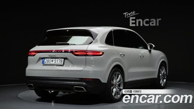 Porsche Cayenne 2020 — ფოტო 2/20