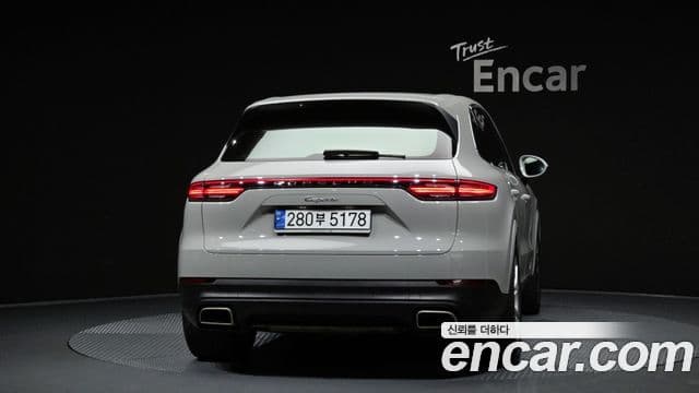 Porsche Cayenne 2020 — ფოტო 4/20