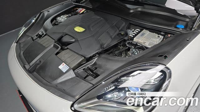 Porsche Cayenne 2020 — ფოტო 6/20