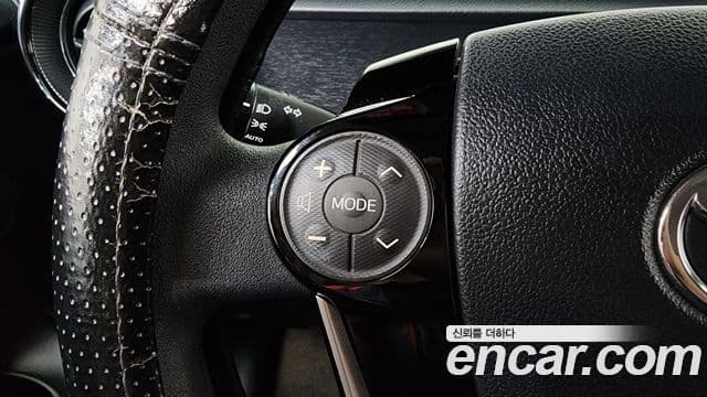 Toyota Prius C 2018 — Şəkil 5/33