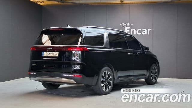 Kia Carnival 2022 — ფოტო 2/20