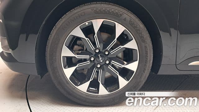 Kia Carnival 2022 — ფოტო 5/20