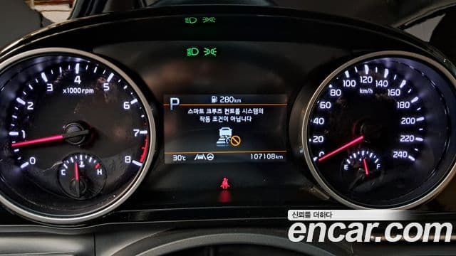Kia Carnival 2022 — ფოტო 8/20