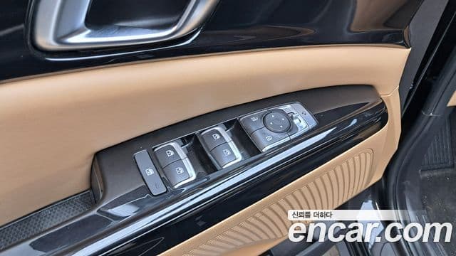 Kia Carnival 2022 — ფოტო 15/20