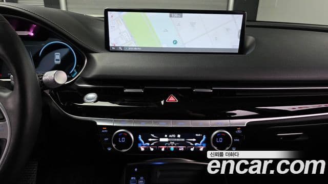 Genesis Electrified G80 2022 — ფოტო 18/20