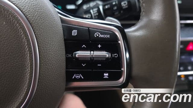 Kia Carnival 2021 — Фото 17/20