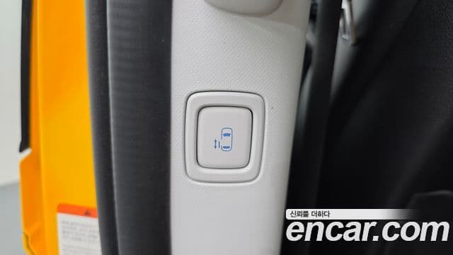 Hyundai Staria 2023 — ფოტო 15/33