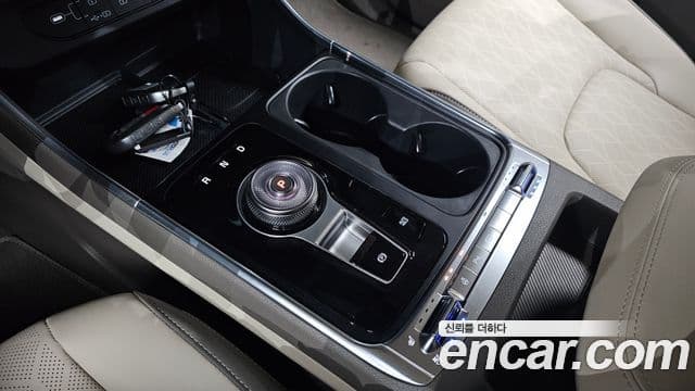 Kia Carnival 2025 — фото 9 из 20