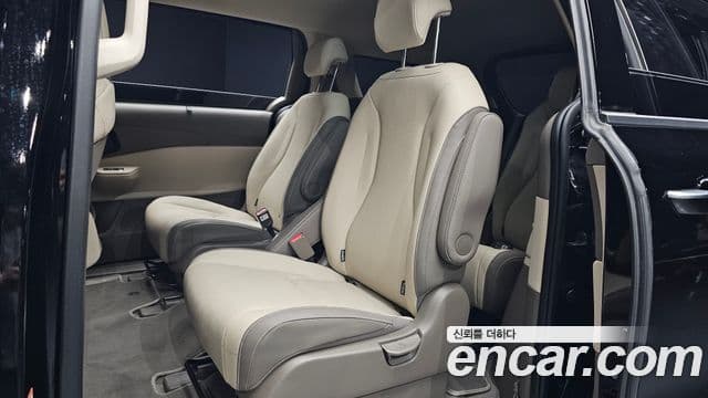 Kia Carnival 2025 — Şəkil 11/20
