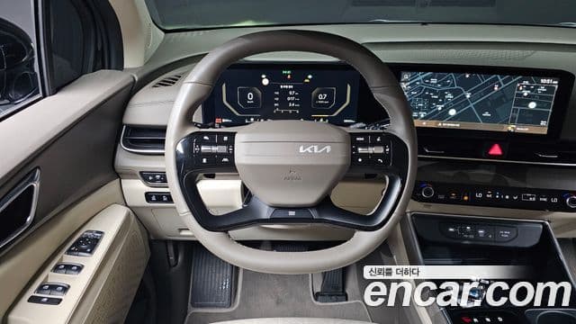 Kia Carnival 2025 — фото 12 из 20