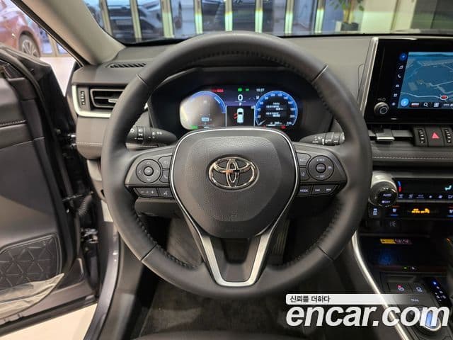 Toyota RAV4 2025 — Фото 14/15