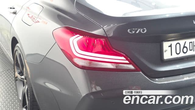 Genesis G70 2019 — Photo 11/36