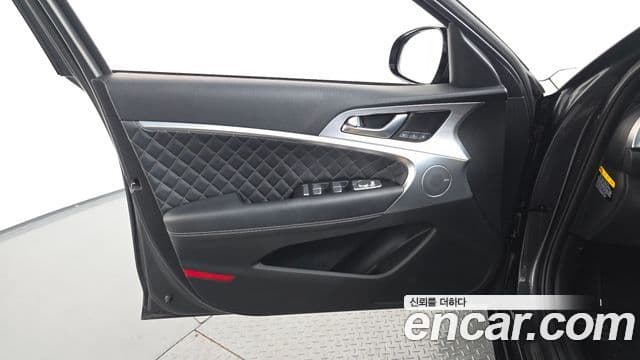 Genesis G70 2019 — Photo 25/36