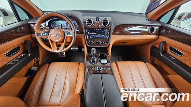 Bentley Bentayga 2018 — фото 7 из 20