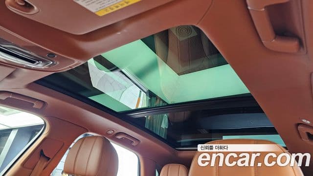 Bentley Bentayga 2018 — ფოტო 18/20