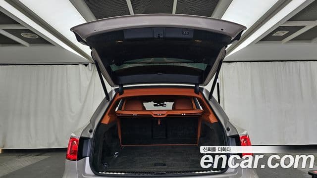 Bentley Bentayga 2018 — ფოტო 20/20