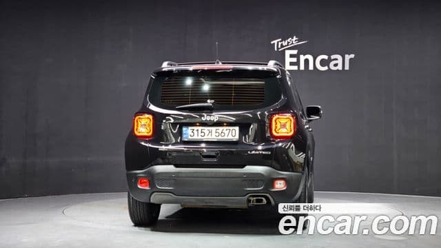 Jeep Renegade 2021 — Photo 11/30