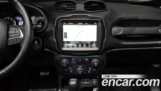 Jeep Renegade 2021 — Photo 17/30