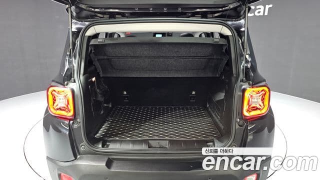Jeep Renegade 2021 — Photo 10/30