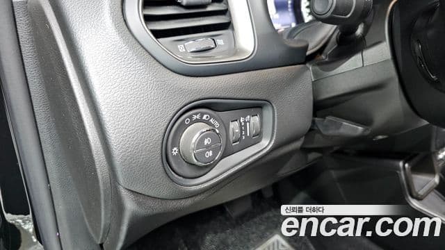 Jeep Renegade 2021 — Photo 19/30
